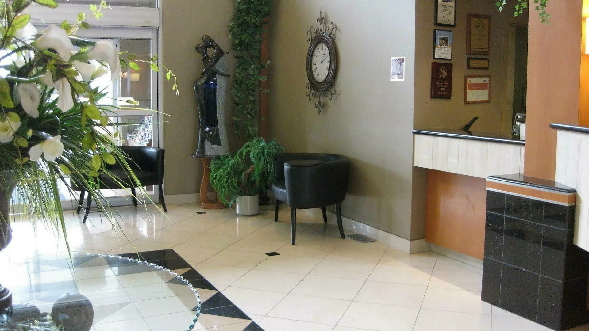 Holiday Inn Express Calgary South By Ihg Hotel