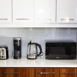 Shiny Spacious With Perfect View In Crescent Apartment Montreal