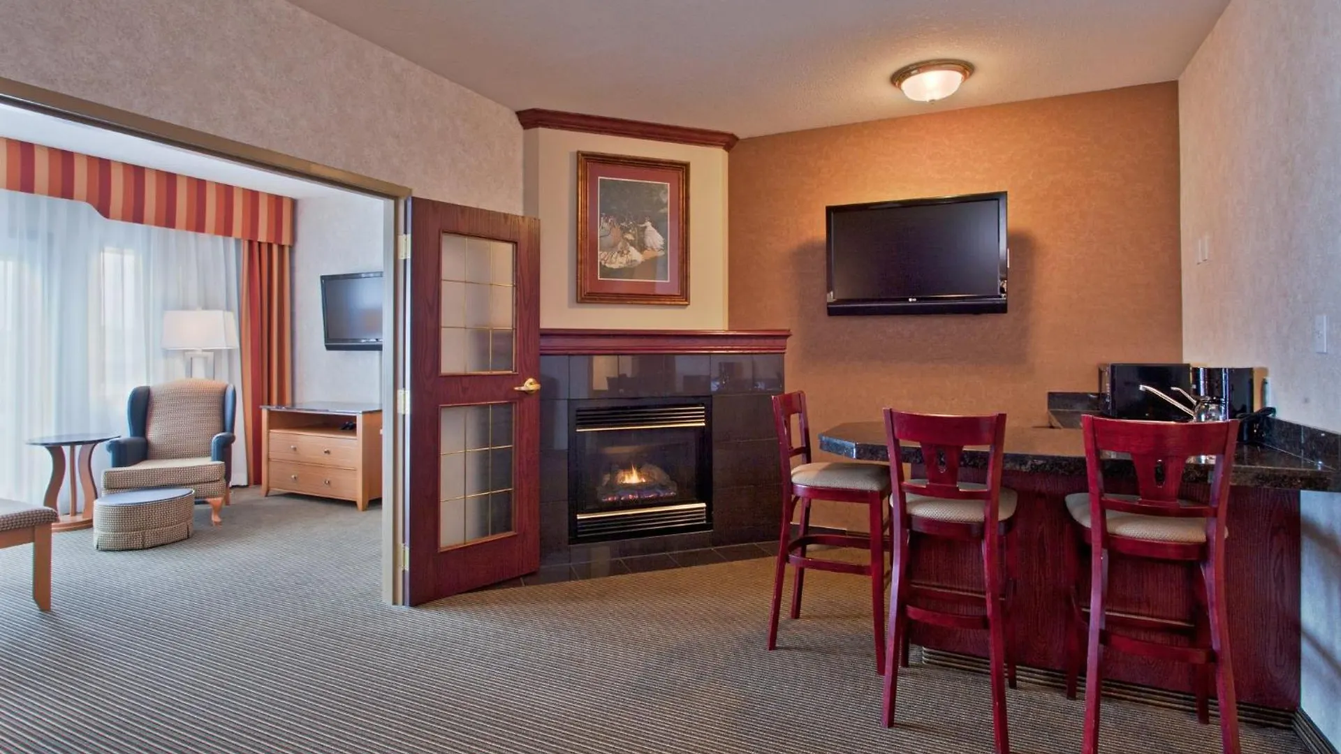 Holiday Inn Express Calgary South By Ihg Hotel