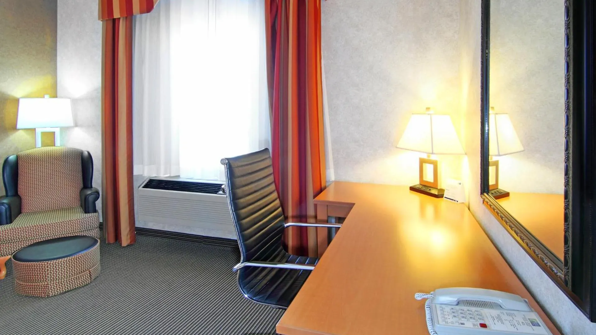 Holiday Inn Express Calgary South By Ihg Hotel