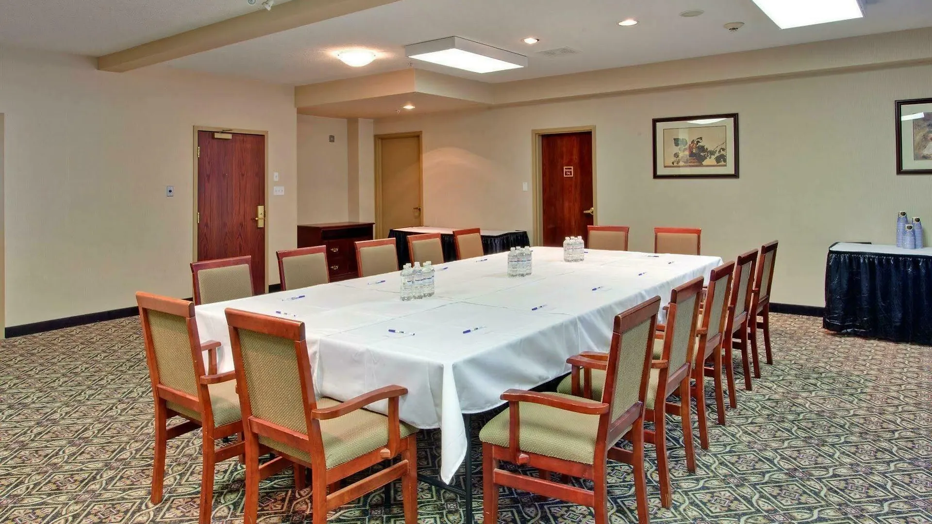 Holiday Inn Express Calgary South By Ihg